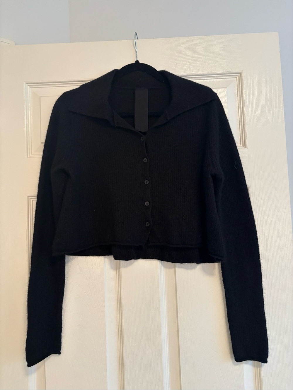 Rundholz Black cropped cardigan to cowl neck
